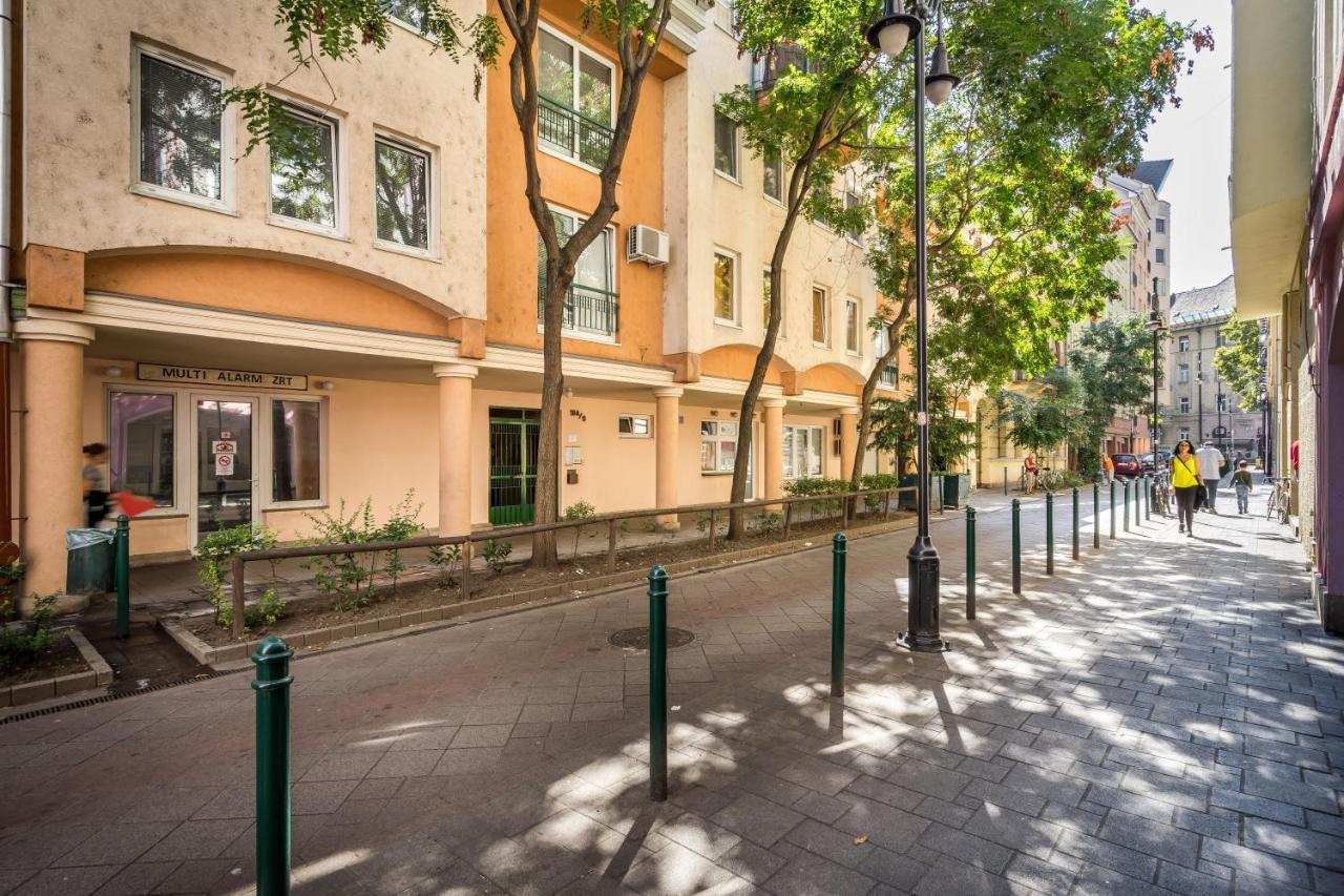 Beautiful Three Bedrooms Apartment With Free Parking Close To The Danube Coast Budapest Exterior foto