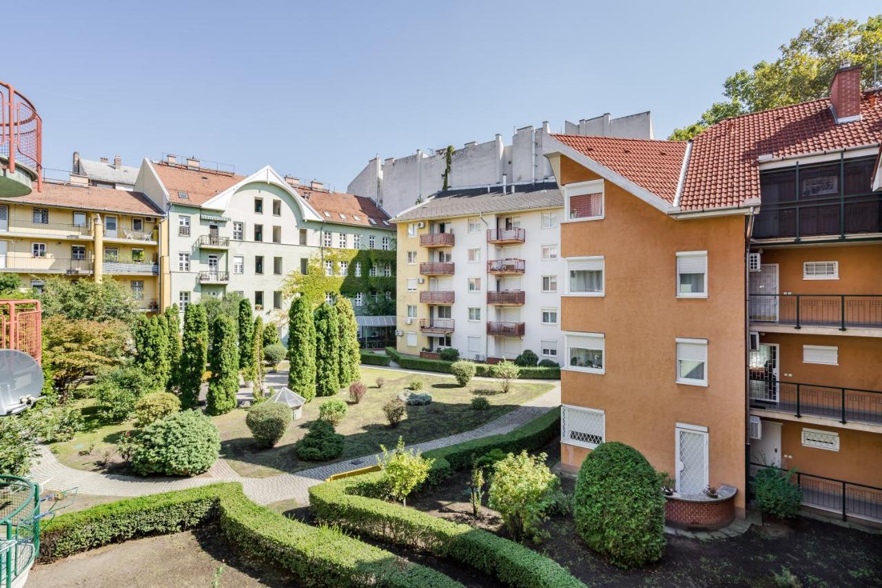 Beautiful Three Bedrooms Apartment With Free Parking Close To The Danube Coast Budapest Exterior foto