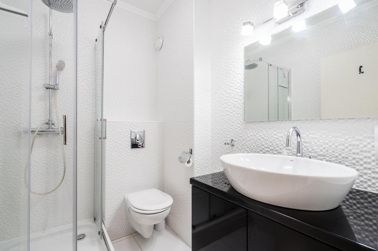 Beautiful Three Bedrooms Apartment With Free Parking Close To The Danube Coast Budapest Exterior foto