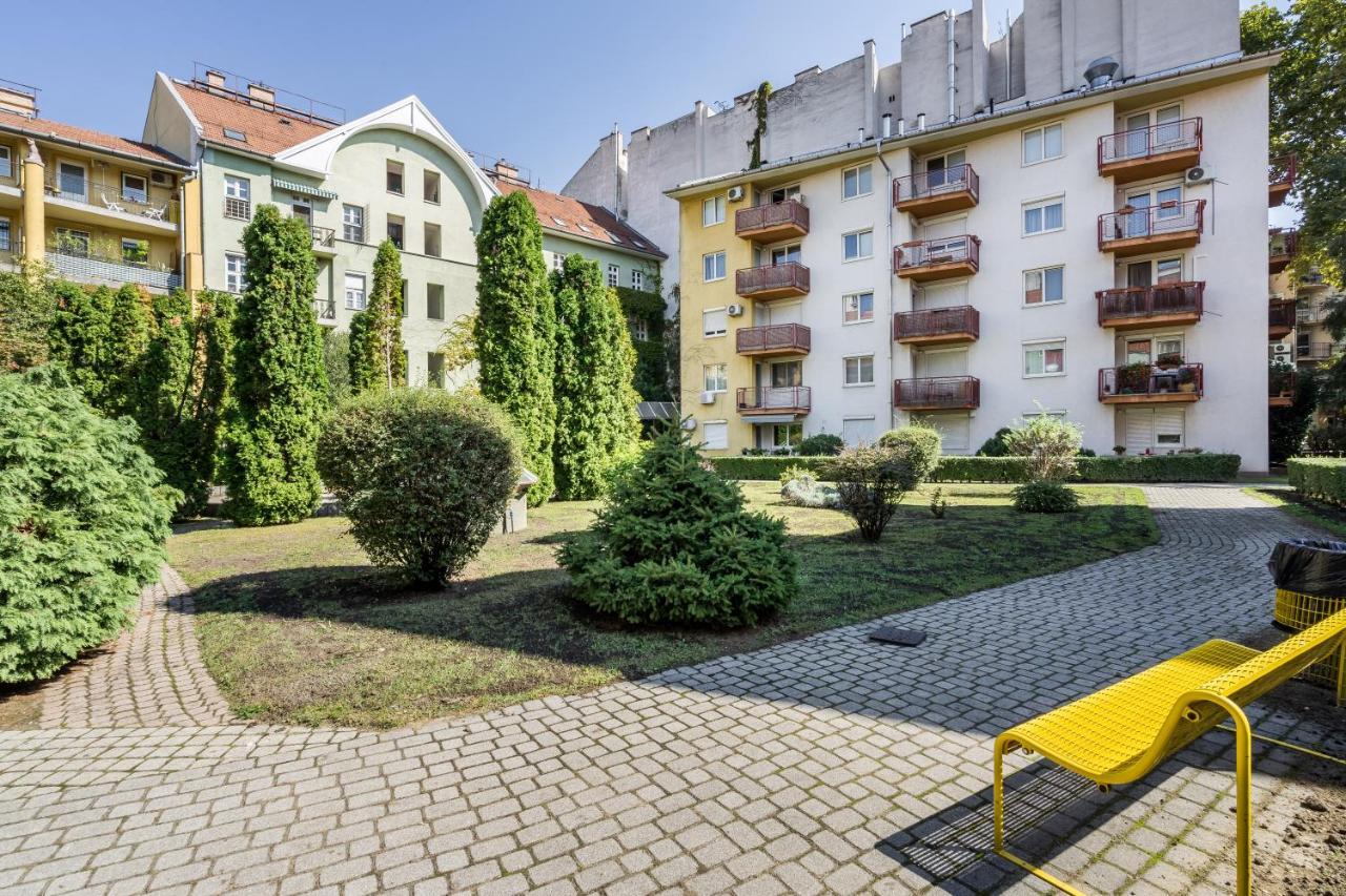 Beautiful Three Bedrooms Apartment With Free Parking Close To The Danube Coast Budapest Exterior foto