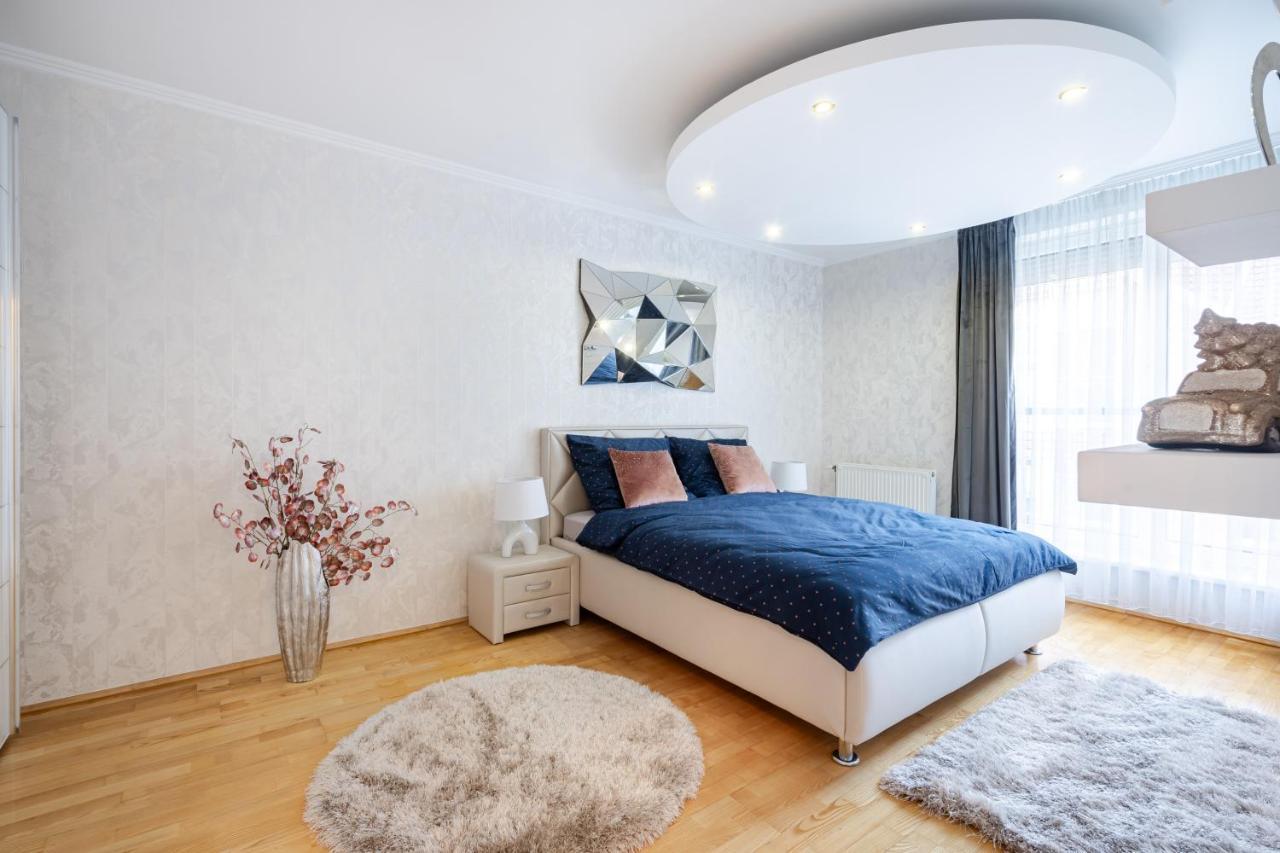 Beautiful Three Bedrooms Apartment With Free Parking Close To The Danube Coast Budapest Exterior foto