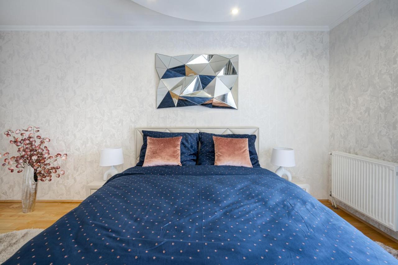 Beautiful Three Bedrooms Apartment With Free Parking Close To The Danube Coast Budapest Exterior foto