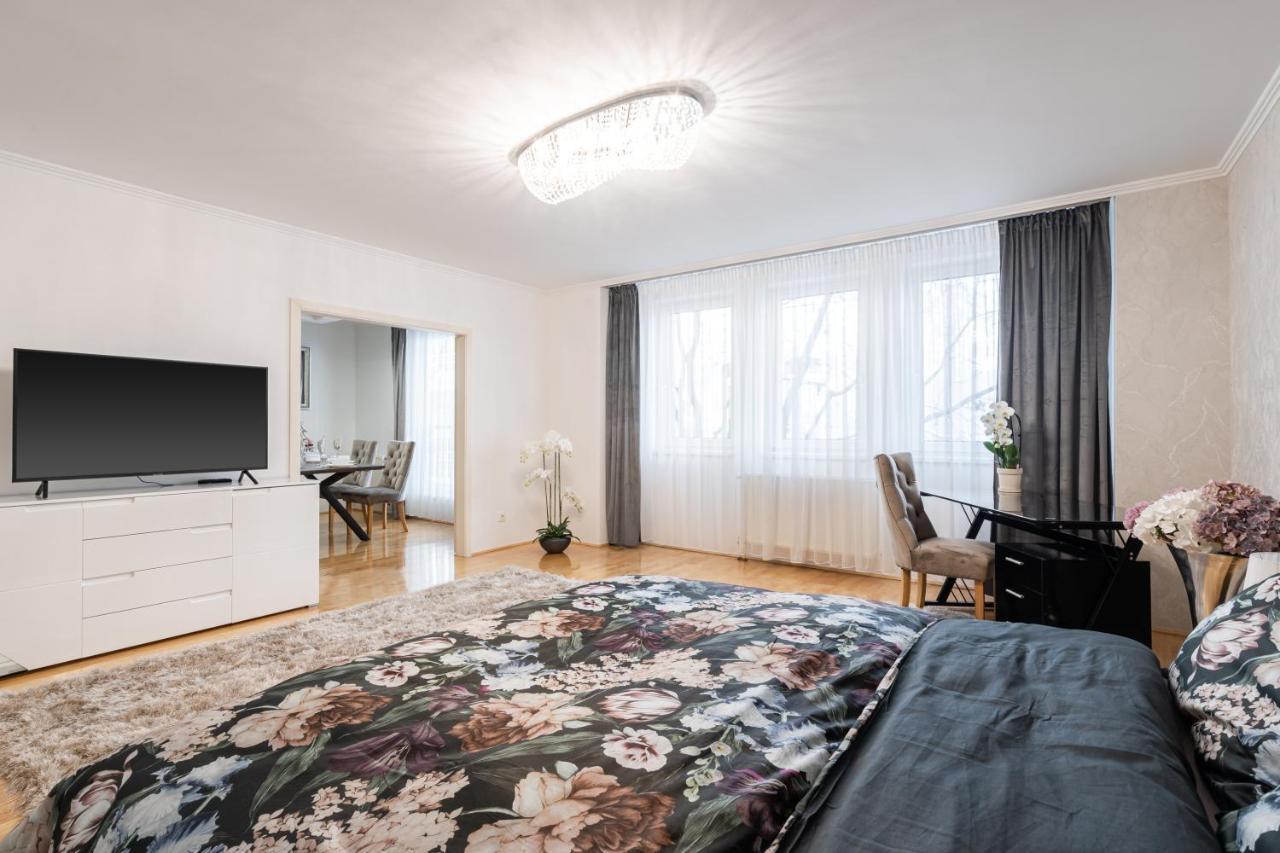 Beautiful Three Bedrooms Apartment With Free Parking Close To The Danube Coast Budapest Exterior foto