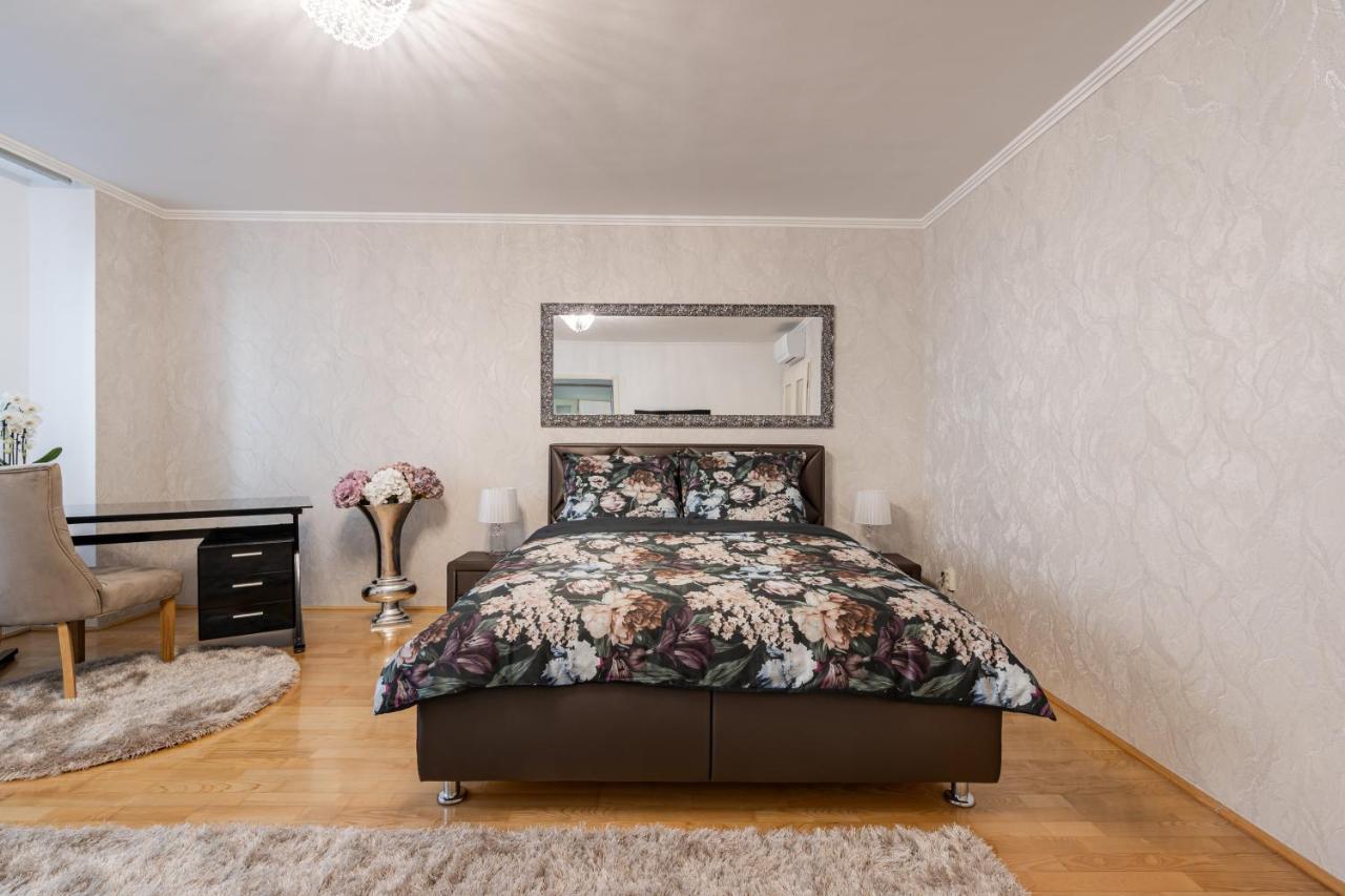 Beautiful Three Bedrooms Apartment With Free Parking Close To The Danube Coast Budapest Exterior foto