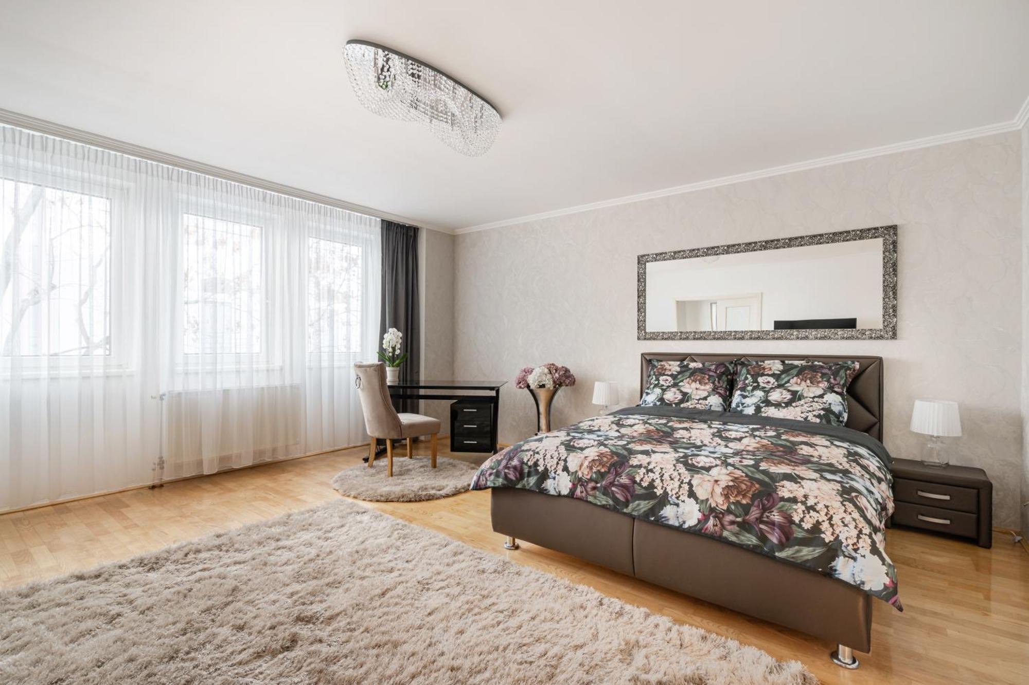 Beautiful Three Bedrooms Apartment With Free Parking Close To The Danube Coast Budapest Exterior foto
