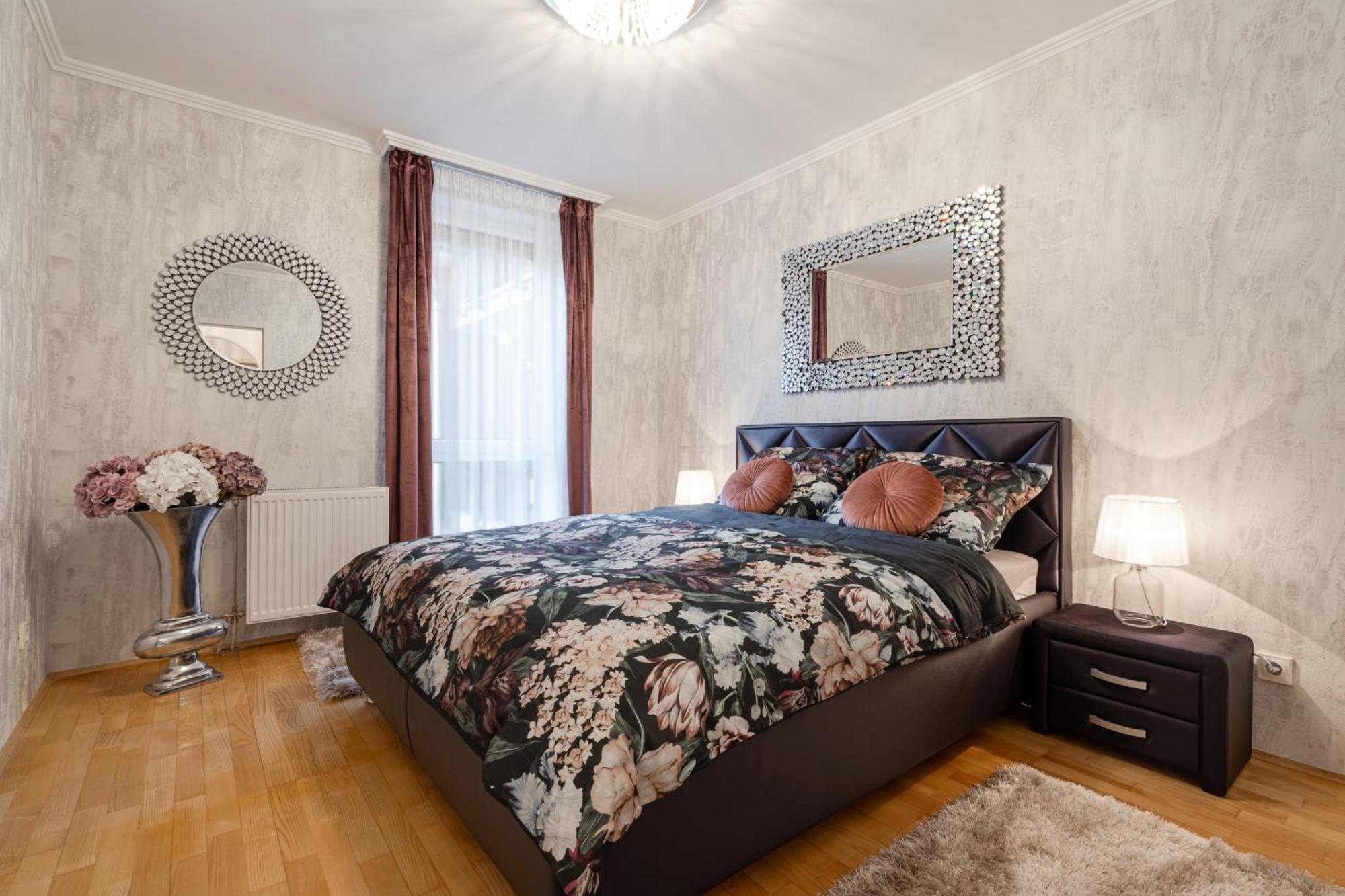 Beautiful Three Bedrooms Apartment With Free Parking Close To The Danube Coast Budapest Exterior foto
