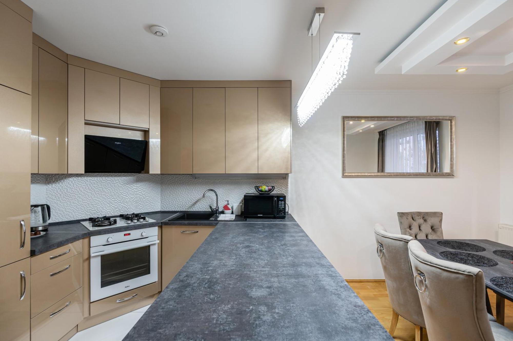 Beautiful Three Bedrooms Apartment With Free Parking Close To The Danube Coast Budapest Exterior foto